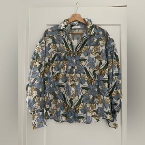 NWT Women’s loose fitting summer button up